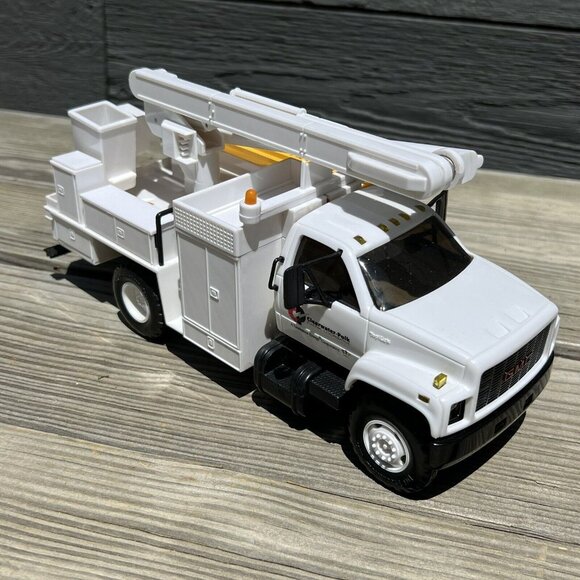 11" DG PRODUCTIONS -1995-1-1 Clearwater-Polk Electric Utility Bucket Truck - Picture 4 of 16